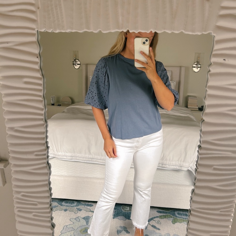 BALLOON-SLEEVED TOP